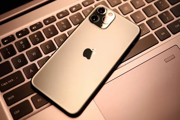 iPhone14机器原型